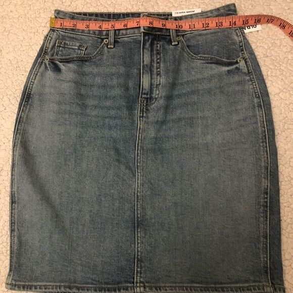 Old Navy Women’s Extra High Waisted Jean Skirt Size 4 - Picture 8 of 13